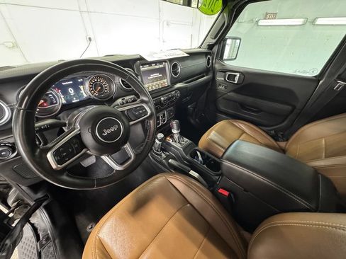 Used 2021 Jeep Wrangler Unlimited Sahara w/ Uconnect 4C Nav & Sound Group AWD/4WD image 13