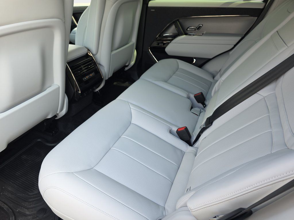 New 2026 Land Rover Range Rover Sport SE AWD/4WD image 11