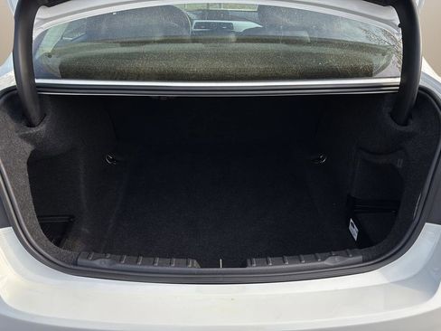 Used 2017 BMW 320i Sedan w/ Driver Assistance Package image 14