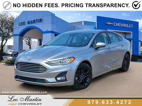 Used 2020 Ford Fusion SE w/ Equipment Group 151A FWD image 1