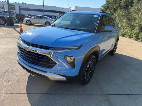 Used 2024 Chevrolet TrailBlazer LT w/ LT Cold Weather Package FWD image 7
