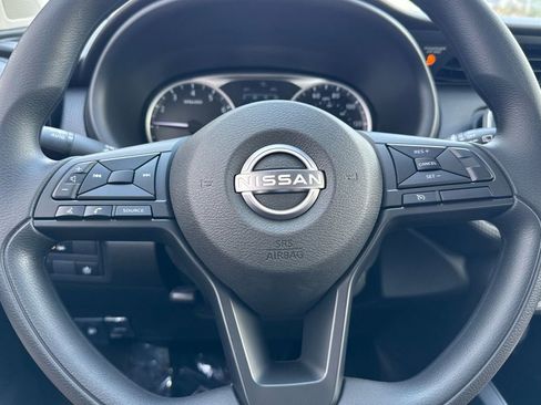 New 2025 Nissan Kicks Play S image 19