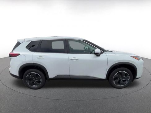 Used 2025 Nissan Rogue SV FWD image 16