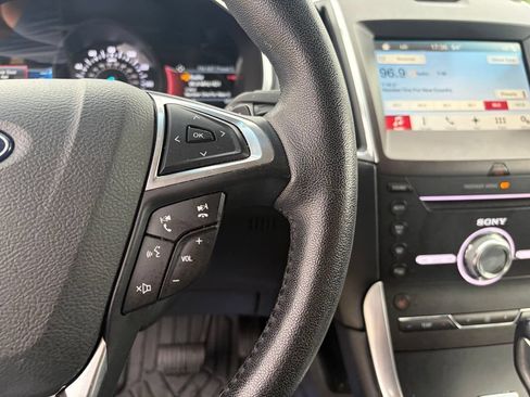 Used 2018 Ford Edge Titanium w/ Technology Package FWD image 25