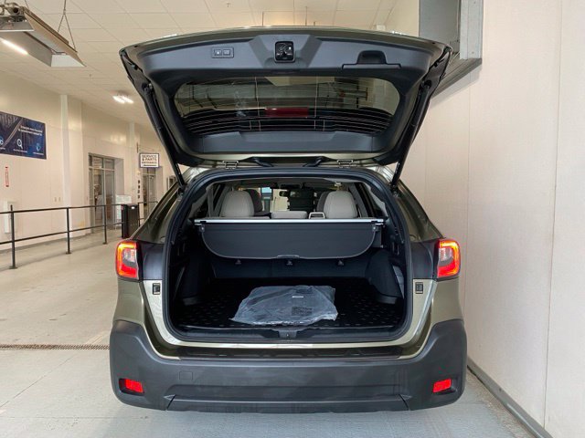 Certified 2025 Subaru Outback Premium AWD/4WD image 7