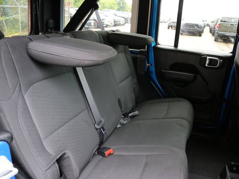 Used 2022 Jeep Wrangler Unlimited Sport AWD/4WD image 19