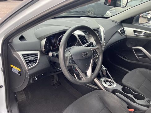 Used 2015 Hyundai Veloster image 22