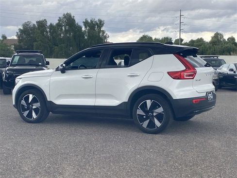 Used 2024 Volvo XC40 Recharge Core w/ Protection Package Premier image 9