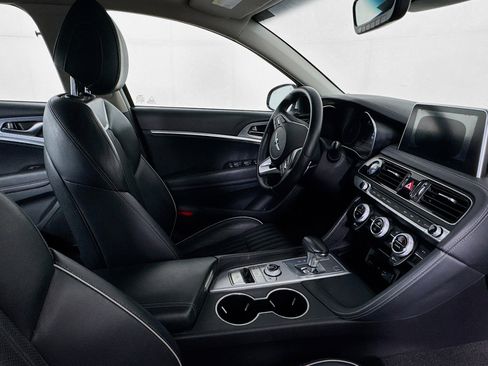 Used 2019 Genesis G70 2.0T Advanced w/ Elite Package image 28