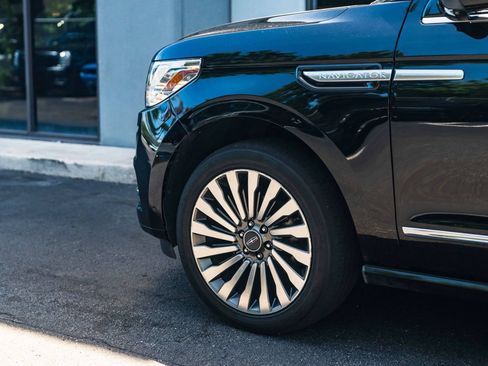 Used 2018 Lincoln Navigator Reserve w/ Technology Package AWD/4WD image 5