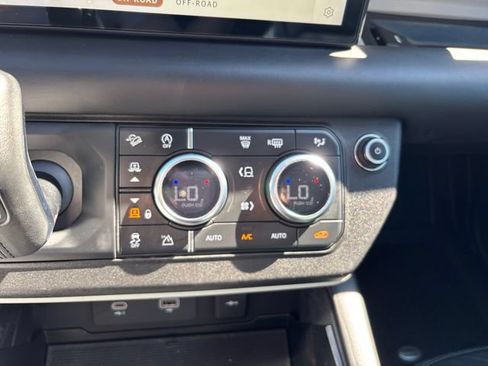 Used 2020 Land Rover Defender 110 HSE AWD/4WD image 17