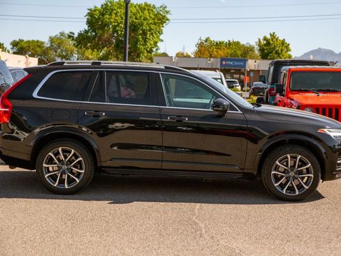 Used 2017 Volvo XC90 T6 Momentum w/ Vision Package AWD/4WD image 4