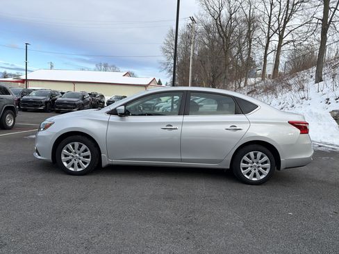 Used 2019 Nissan Sentra S image 9
