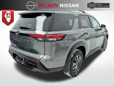 New 2026 Nissan Pathfinder SV image 7