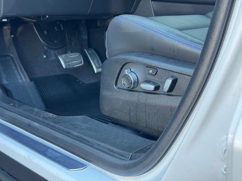 Used 2025 Cadillac XT4 Sport AWD/4WD image 11