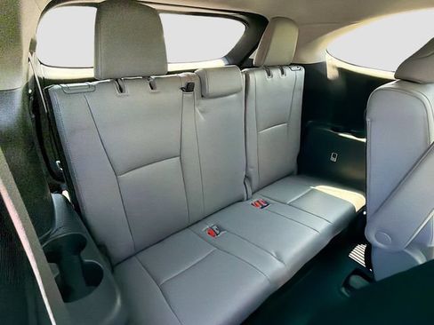 Used 2021 Toyota Highlander Platinum AWD/4WD image 27