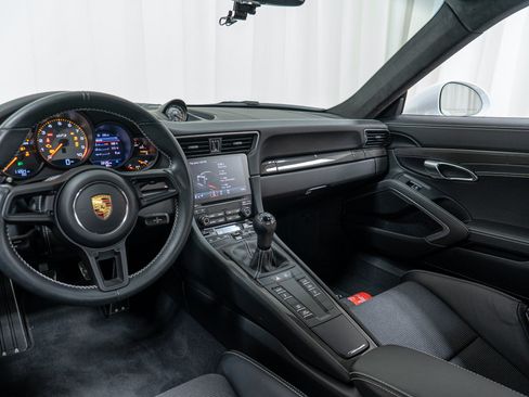 Certified 2018 Porsche 911 GT3 RWD image 25