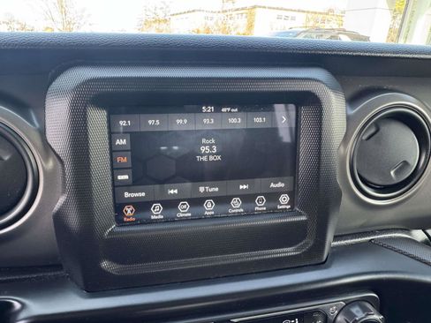 Used 2022 Jeep Gladiator Sport AWD/4WD image 34