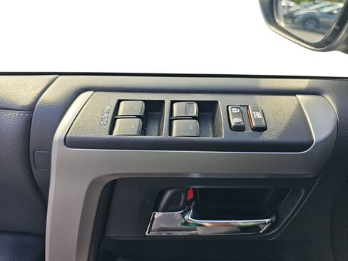 Used 2024 Toyota 4Runner SR5 AWD/4WD image 27