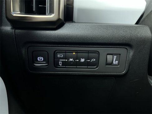 Used 2024 GMC Hummer EV 2X w/ Extreme Off-Road Package image 18