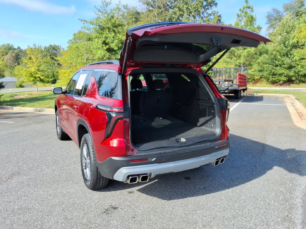 Certified 2026 Chevrolet Traverse LT w/ Driver Confidence Package FWD image 15