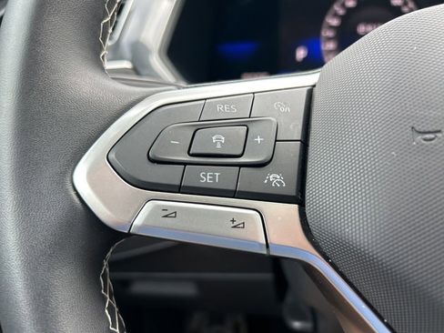 Used 2023 Volkswagen Tiguan SE image 26