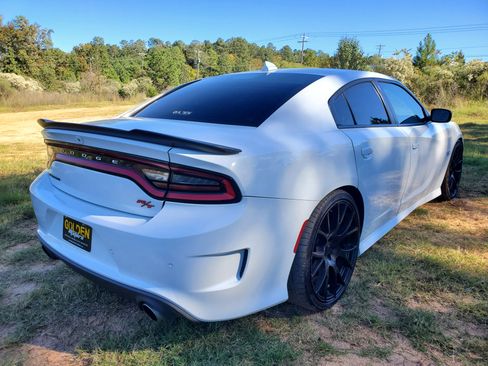 Used 2018 Dodge Charger R/T Scat Pack image 11