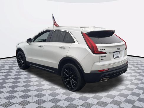 Certified 2022 Cadillac XT4 Luxury w/ Cold Weather Package AWD/4WD image 5