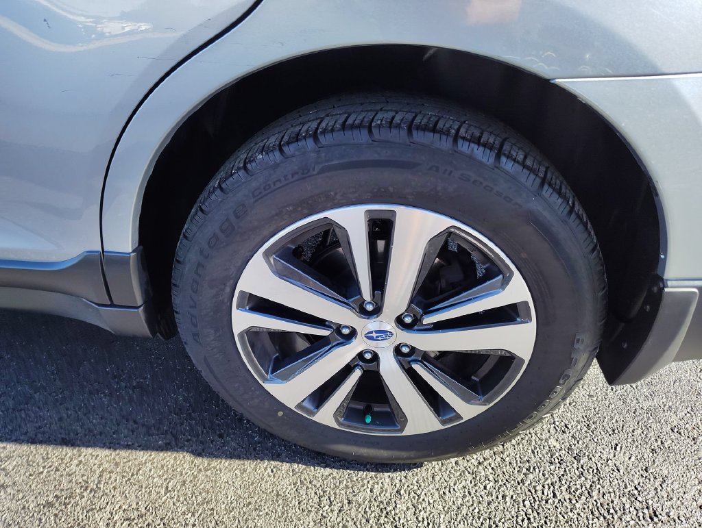 Used 2019 Subaru Outback 2.5i Limited AWD/4WD image 8