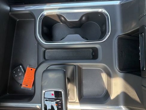 New 2026 GMC Sierra 1500 SLT image 27