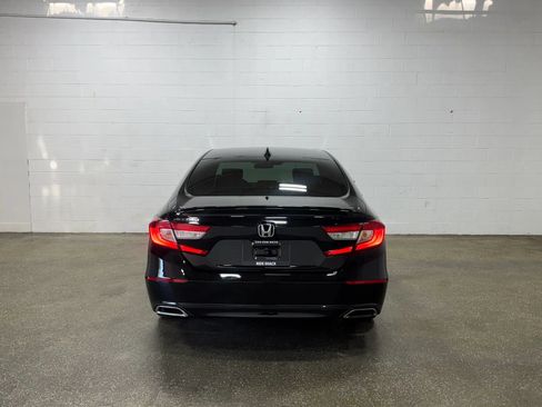 Used 2018 Honda Accord Sport image 4