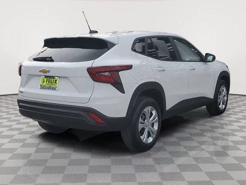 New 2026 Chevrolet Trax LS image 3