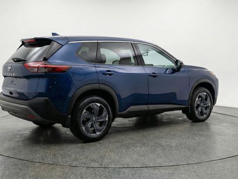 Used 2025 Nissan Rogue SV image 9