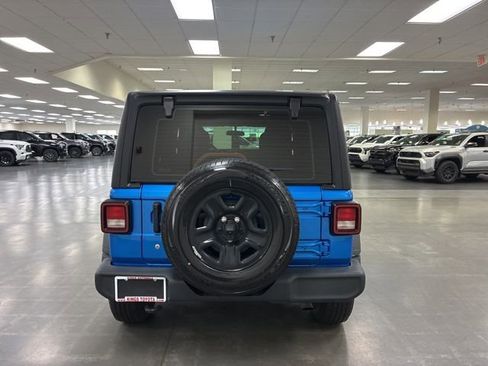 Used 2022 Jeep Wrangler Unlimited Sport AWD/4WD image 6