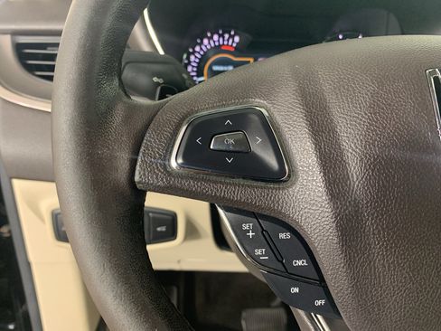 Used 2017 Lincoln MKC Premiere FWD image 18