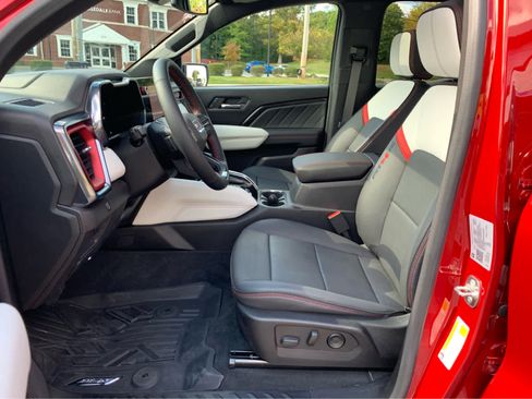 Used 2024 GMC Canyon AT4X image 9