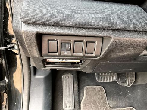 Used 2023 Subaru Outback AWD/4WD image 32
