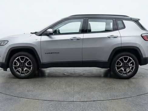 Used 2025 Jeep Compass Trailhawk AWD/4WD image 5