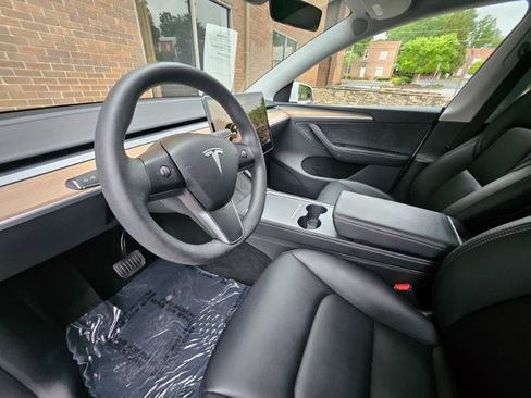 Used 2023 Tesla Model Y Long Range AWD/4WD image 36