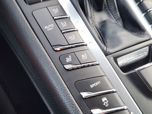 Used 2018 Porsche Macan AWD/4WD image 15