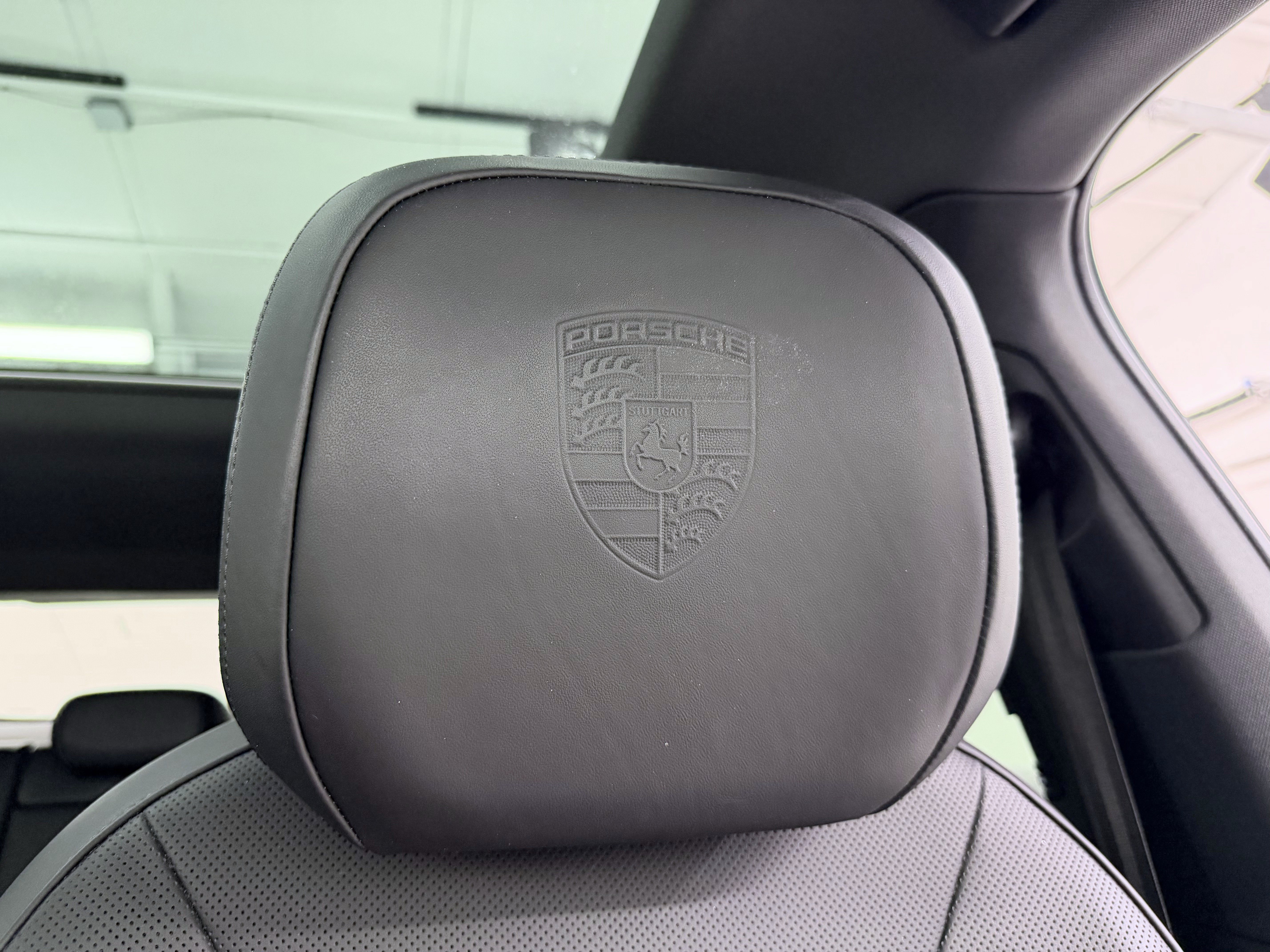 Certified 2024 Porsche Cayenne Coupe AWD/4WD image 35