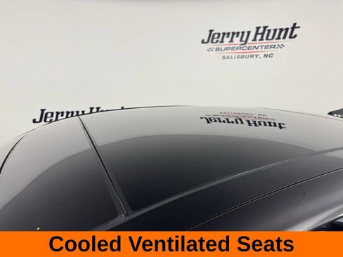 Used 2025 Genesis G70 3.3T Advanced image 13