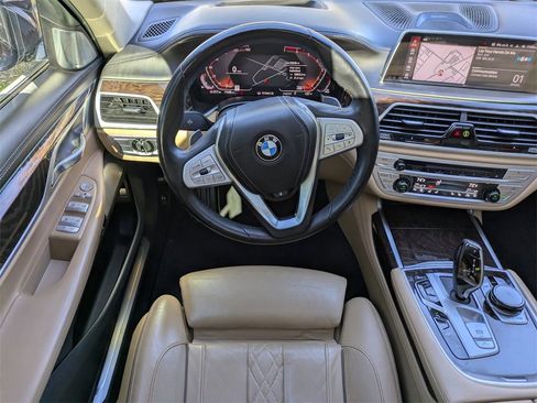Used 2020 BMW 750i xDrive w/ Executive Package image 16