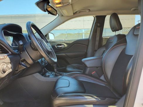 Used 2020 Jeep Cherokee Trailhawk w/ Comfort/Convenience Group image 5