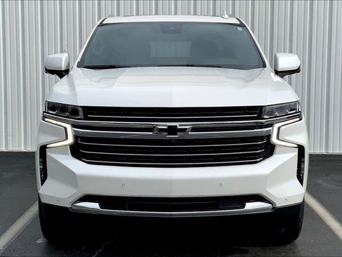 Used 2024 Chevrolet Tahoe LT w/ LT Signature Package image 3