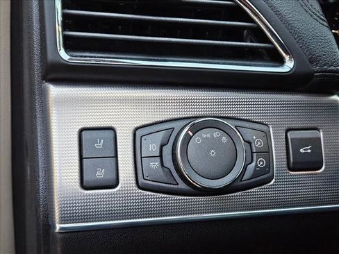 Used 2013 Lincoln MKX AWD image 11