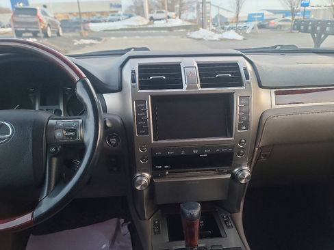 Used 2011 Lexus GX 460 w/ Comfort Plus Pkg AWD/4WD image 18