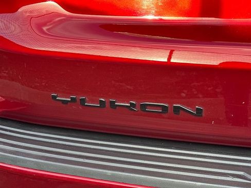 Certified 2022 GMC Yukon SLE image 14