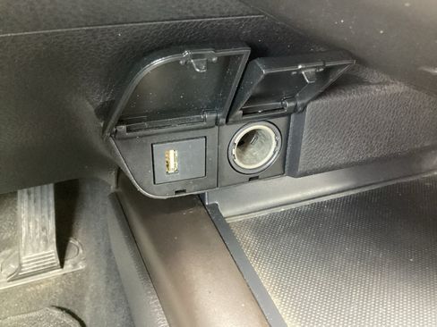 Used 2021 Toyota Camry SE FWD image 22
