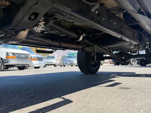 Used 2021 Toyota Tacoma TRD Sport w/ Technology Package image 9